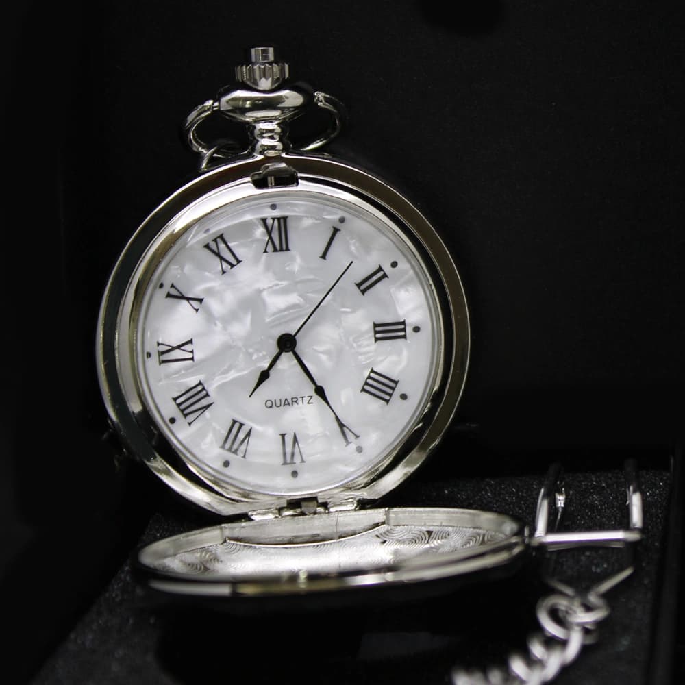 Zilveren zakhorloge met ketting, parelmoer